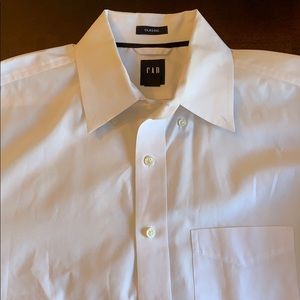 Gap Men’s Button Down Dress Shirt